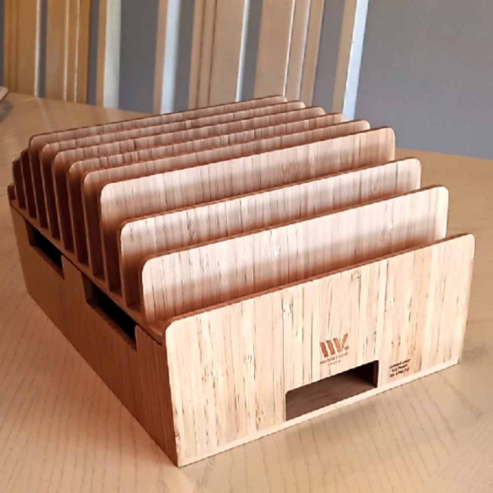 Mobile Vision Bamboo 10-Port Charging Station+Compatible Adapter. Flawless Cond.
